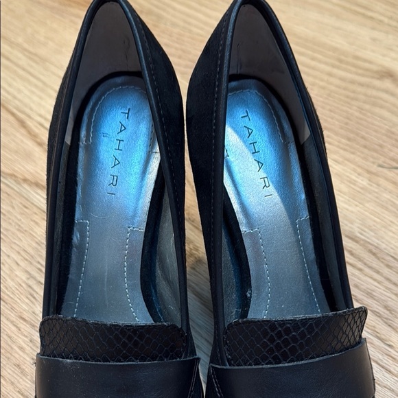 Tahari Heels Black Pointed Toe - Picture 3 of 6